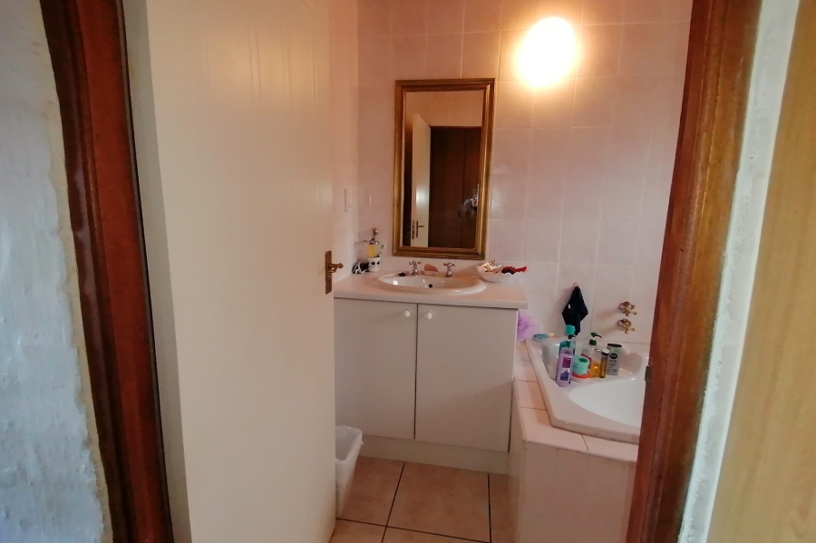 6 Bedroom Property for Sale in Bergsig Western Cape